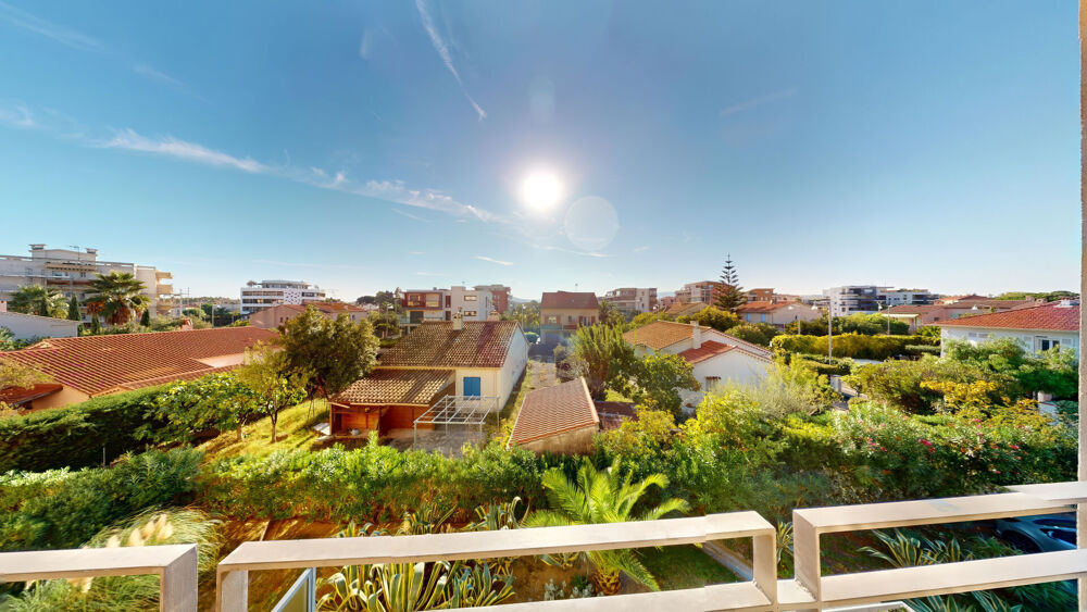 Vente Appartement Port-Fréjus - Lumineux 3 pièces de 68 m2avec terrasse, piscine, garage et cave Frejus