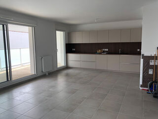  Appartement à louer 4 pièces 85 m²