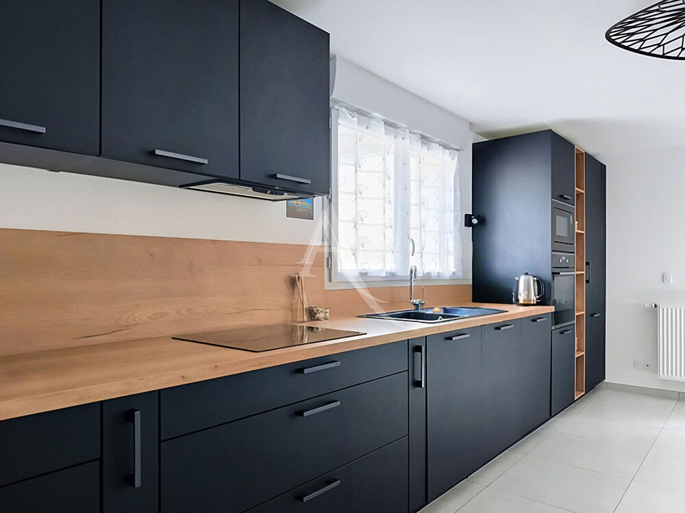 Proche centre ville et verdun,duplex ,3 chambres ,2 sde,2 parkings sécurisés