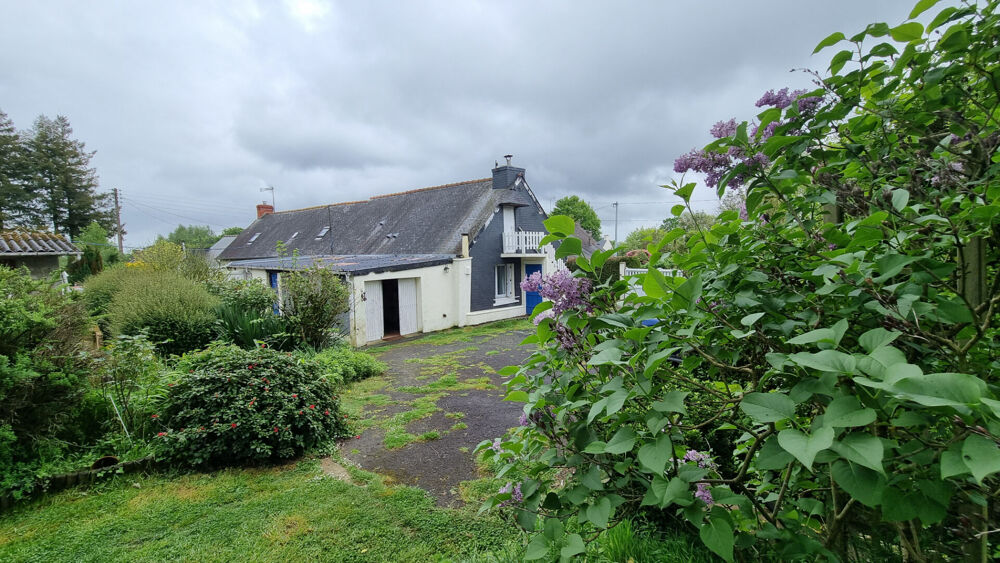 CÔTES D'ARMOR Maison avec garage, terrain, puits, et dépendances