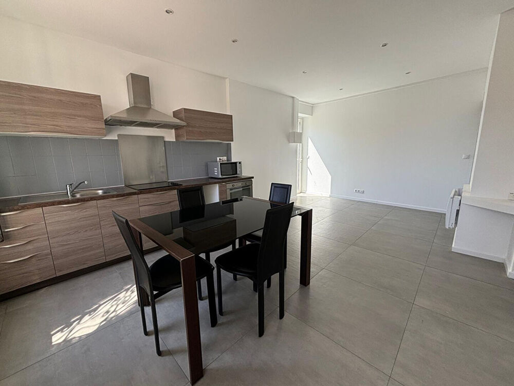 Location Appartement F2  rénové de 43M² avec 16M² de terrasse Cros de cagnes