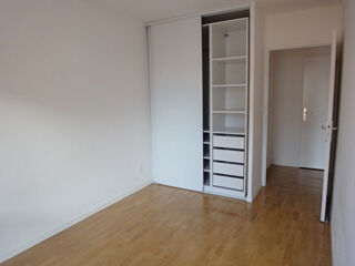  Appartement à louer 3 pièces 76 m²
