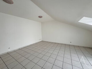  Appartement à louer 3 pièces 67 m²