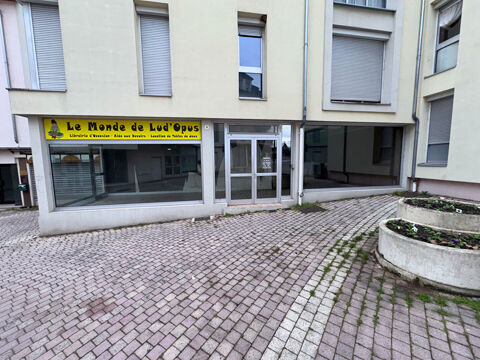 Local commercial 59 m&sup2; &agrave; vendre au Creusot - R&eacute;f&eacute;rence 1617 35000 71200 Le creusot