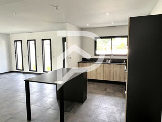  Maison  vendre 4 pices 1 m