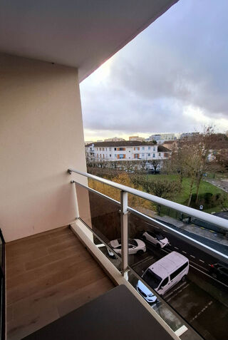  Appartement à louer 3 pièces 54 m²