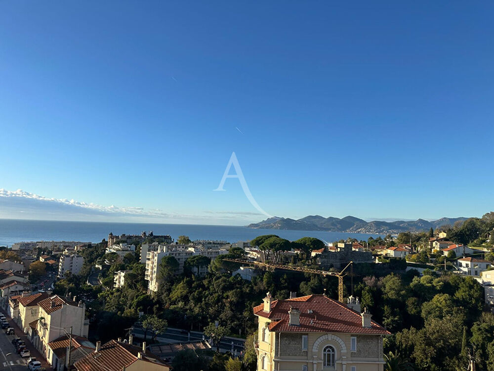 CANNES, dernier étage, vue mer,2 pièces 56 m2 cave parking