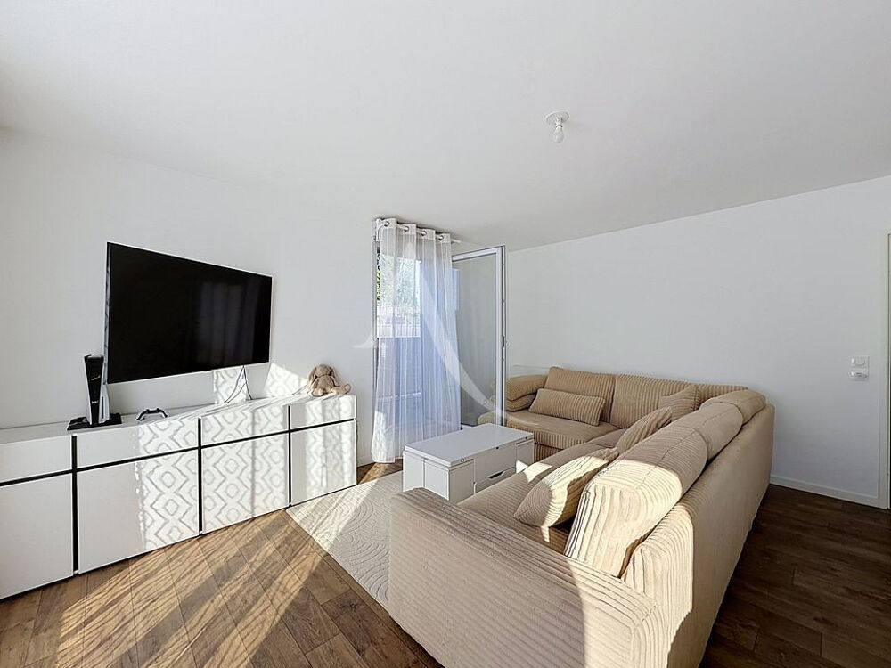 Appartement loué F3 dernier étage avec terrasse exposée SUD