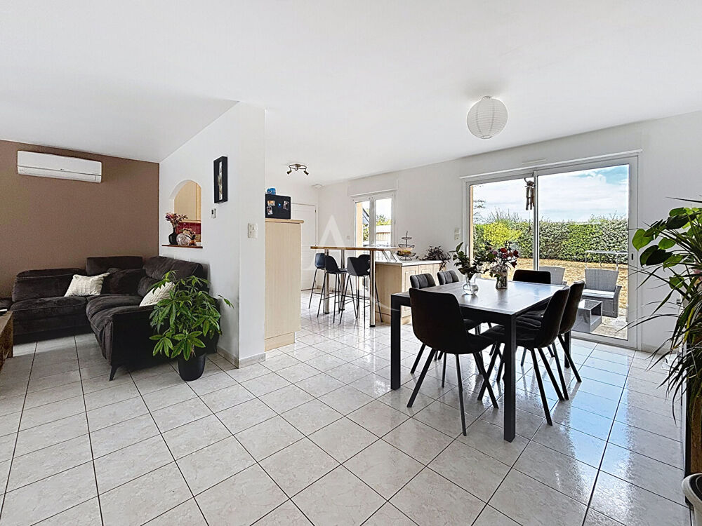 Vente Maison Maison La Roche Neuville 6 pièce(s) 151.60 m2 Loigne sur mayenne