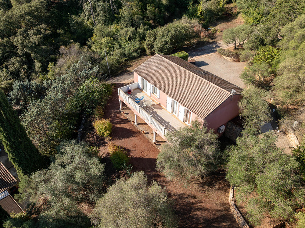 Vente Maison A VENDRE EN EXCLUSIVITE ! À  VIDAUBAN Maison de plain-pied 5 pièces 113 m2  sur un terrain de 2500m2 Vidauban