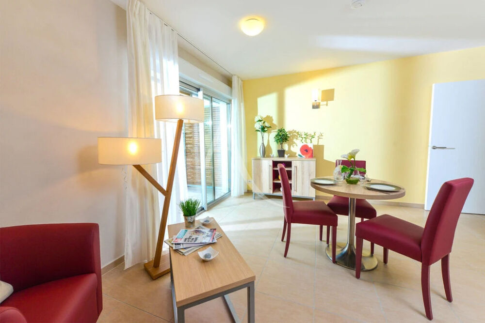 A VENDRE POUR INVEST LMNP SENIOR: Appartement 2 pièce(s) de 36.25 m2 + 10m2 de terrasse et 1 parking situé à Marseille (13003)
