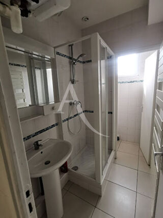  Appartement à louer 2 pièces 27 m²