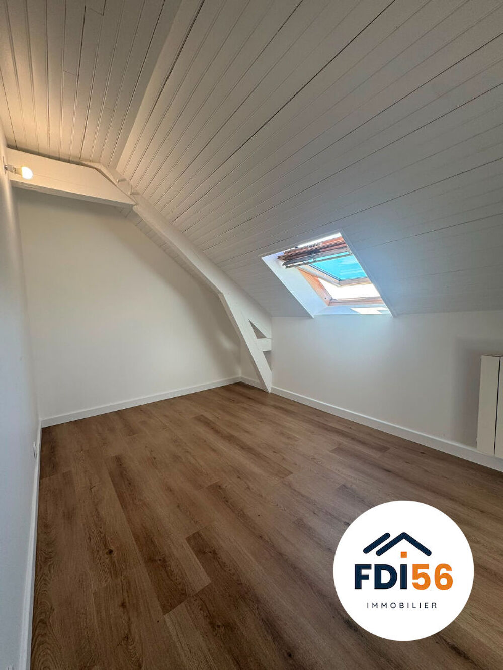 Vente Appartement A VENDRE LORIENT - T3 ENTIEREMENT RENOVE -DERNIER ETAGE  - PETITE COPROPRIETE Lorient