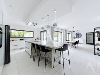  Maison à vendre 8 pièces 200 m²