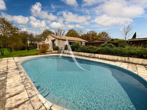   Domaine remarquable situ� dans le Quercy. Maison - 8 pi�ce(s) - 230 m�