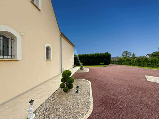  Maison � vendre 8 pi�ces 328 m�