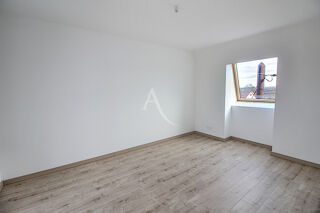  Appartement à louer 3 pièces 78 m²