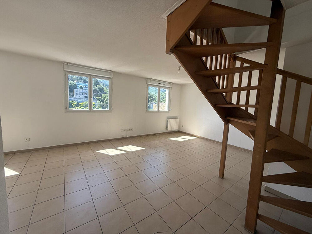 A vendre SAINT ETIENNE ! Duplex lumineux au dernier étage - terrasse spacieuse et parking couvert