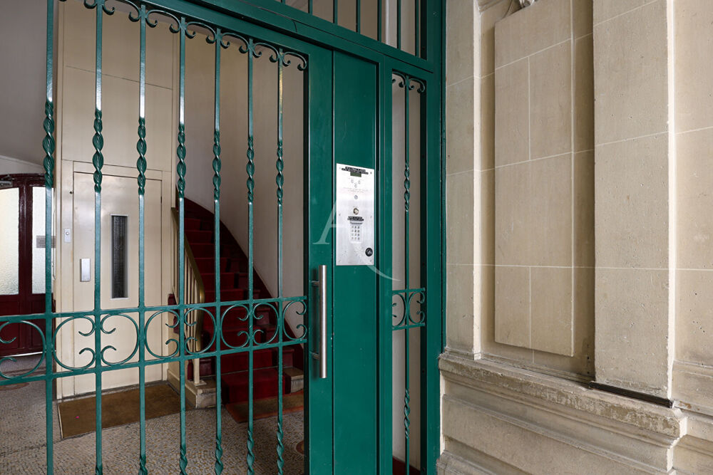 � vendre  Appartement Paris 18