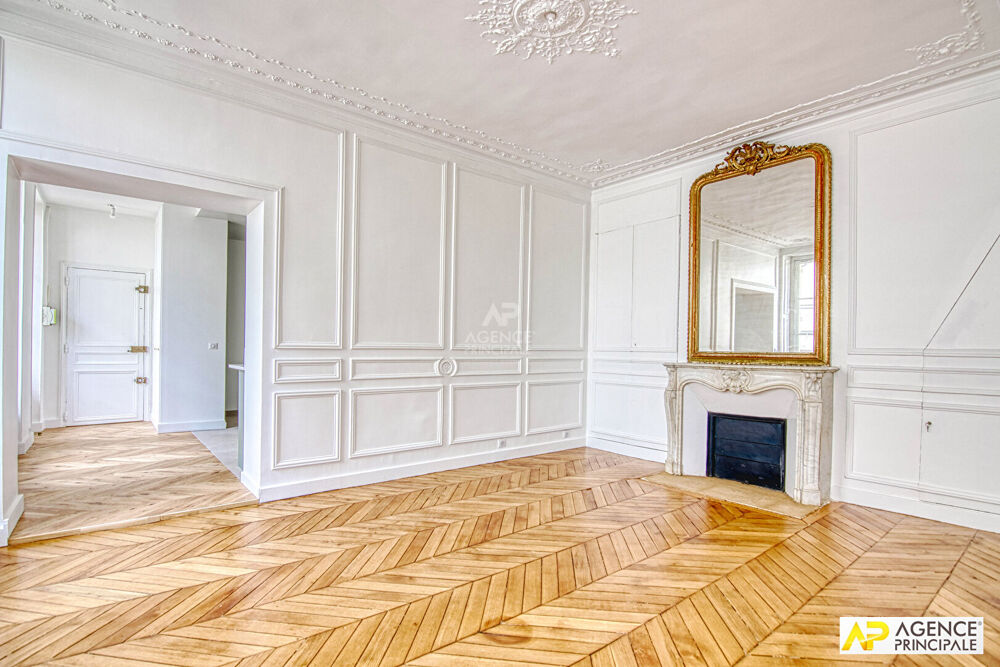 ersailles Notre-Dame Appartement exceptionnel de 2 pièce(s) 56m2 situé au 1er étage d'un immeuble entièrement rénové avec cave