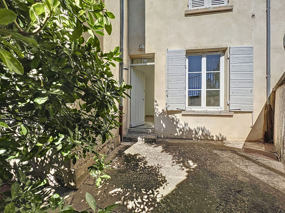 Location Appartement Appartement centre de Champagne Au Mont D'Or - 79.20 m2 - 3 pièces, 2 chambres + jardin + place de parking Champagne au mont d or