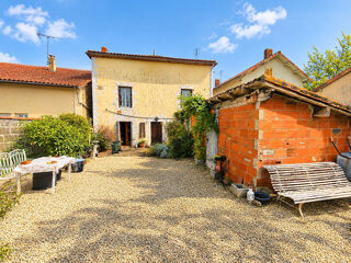 Vente Maison Maison Confolens 1230 m2 Confolens