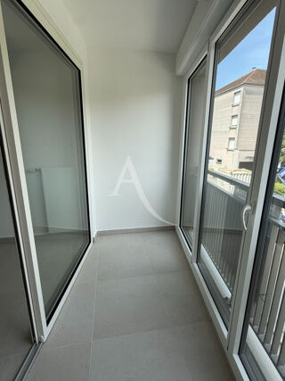  Appartement à louer 3 pièces 56 m²