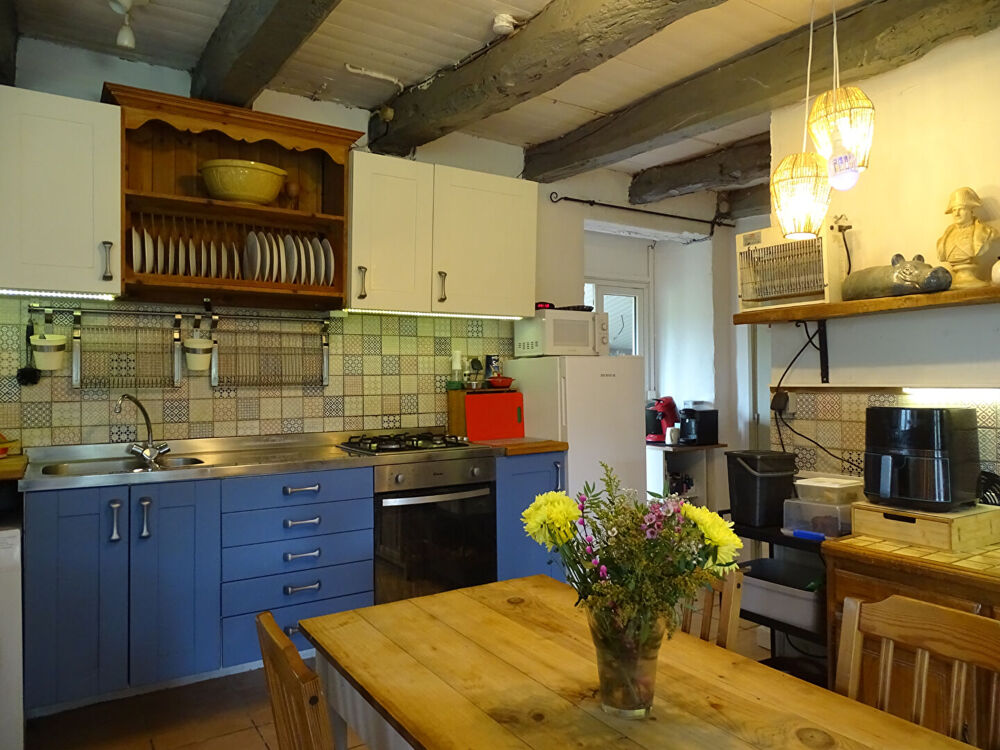 Vente Maison CÔTES-D'ARMOR. Maison individuelle en pierre de 2 chambres, située à la campagne,  le village de Kergrist-Moëlou Kergrist moelou