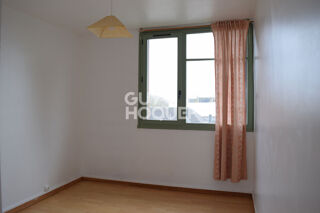  Appartement à louer 3 pièces 74 m²