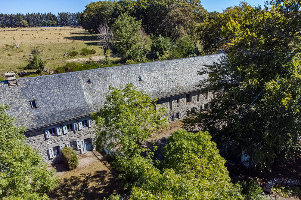 Domaine d'exception +500 m² sur 1,7 ha, Vue panoramique Aubrac, Idéal Gîte ou Grande Demeure