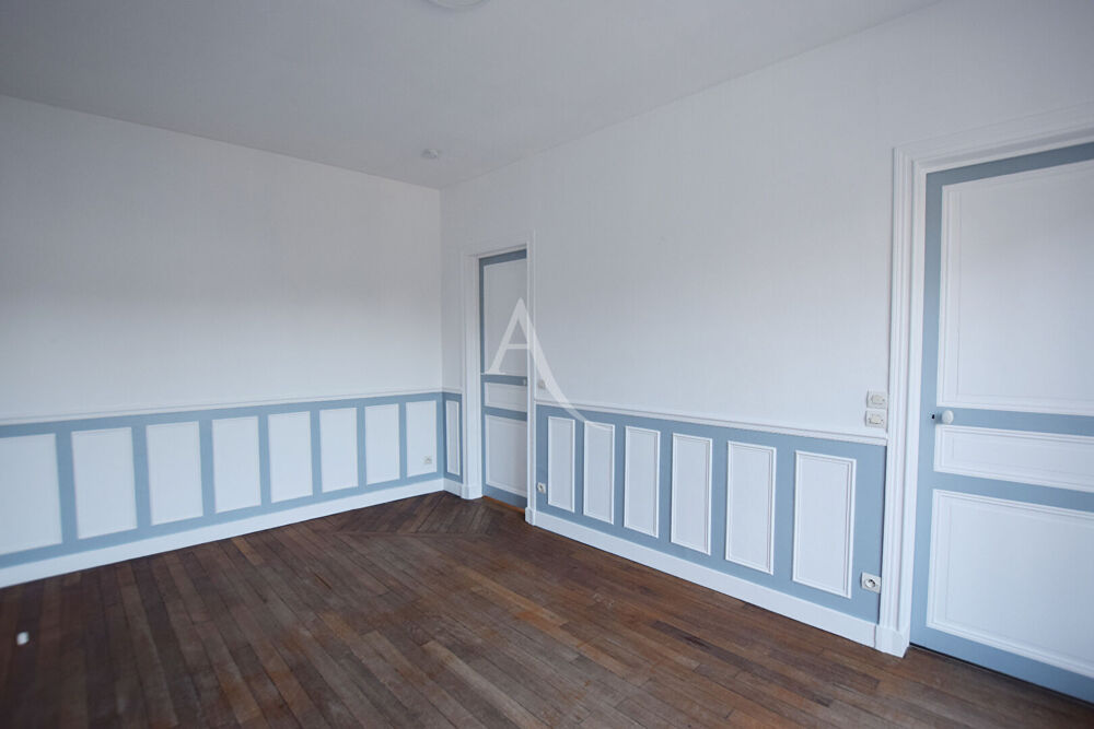 Location Appartement NANGIS CENTRE-VILLE, APPARTEMENT 2 PIECES 36 M² ENVIRON, 1ER ETAGE 695 EUR CHARGES COMPRISES DONT EAU ET CHAUFFAGE Nangis