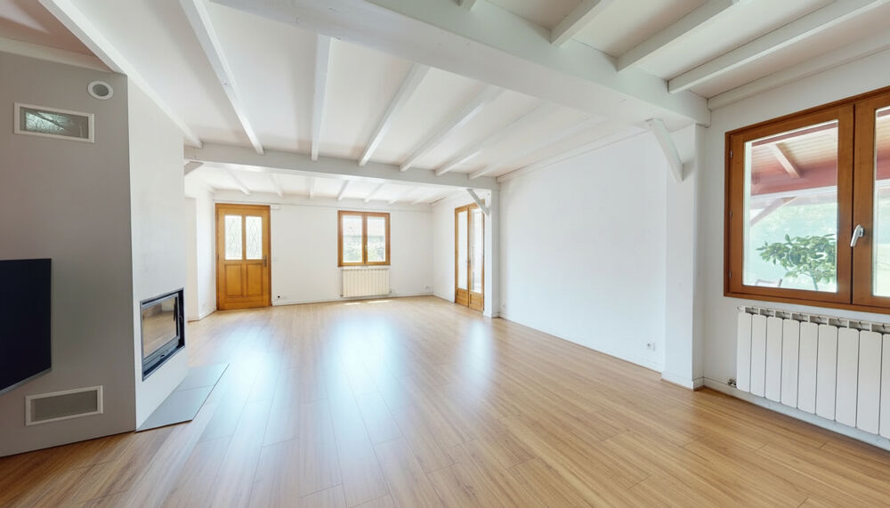 HANDIA Maison familiale avec sous-sol complet sur les hauteurs d'Hasparren