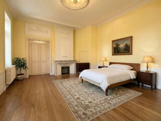  Appartement à louer 5 pièces 173 m²