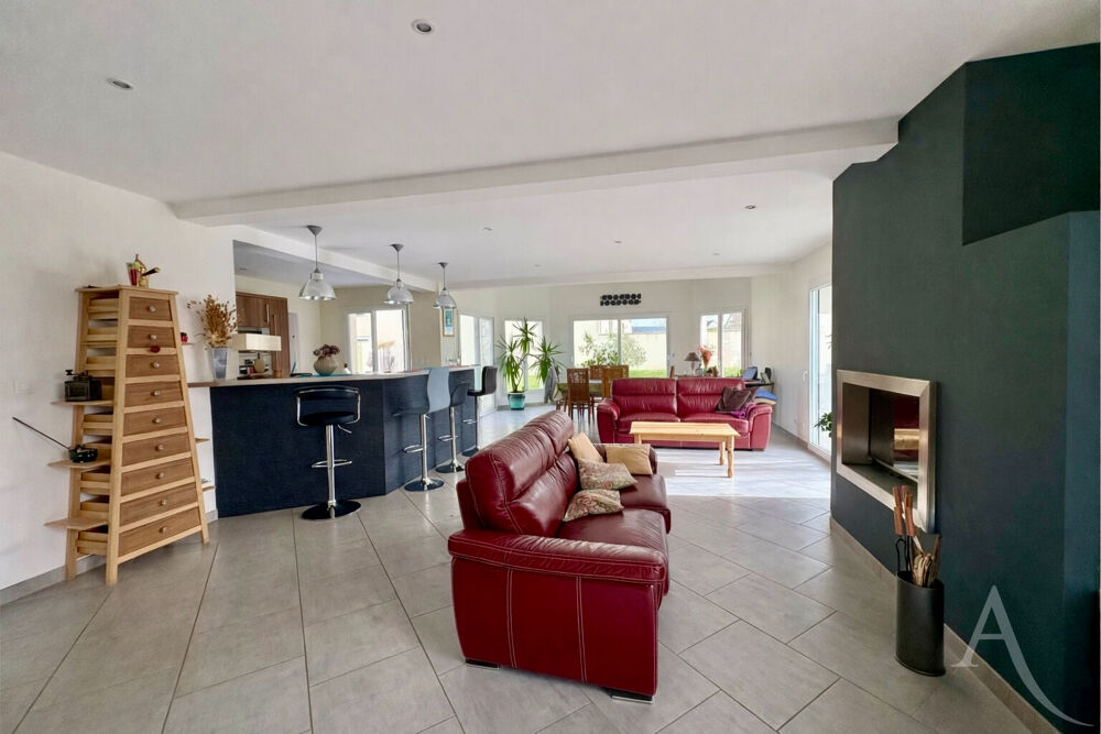 Vente Maison Maison May-sur-Orne 8 pièce(s) 222 m2 May sur orne