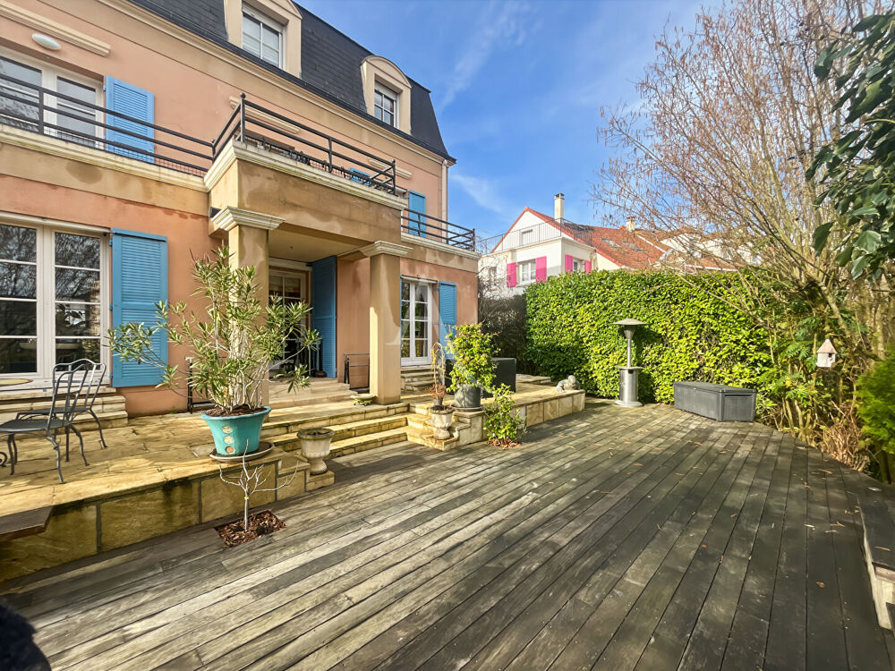 Vente Maison Maison d'exception 214m² ? 5 ch ? Ponton privé ? Port Cergy Cergy