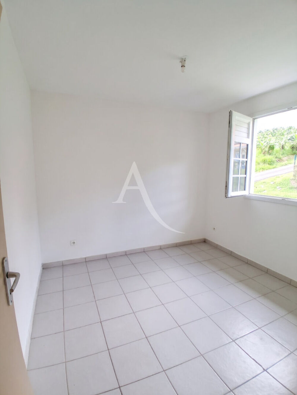 Location Maison Maison T4 de 114 m2 avec jardin quartier calme Gros morne