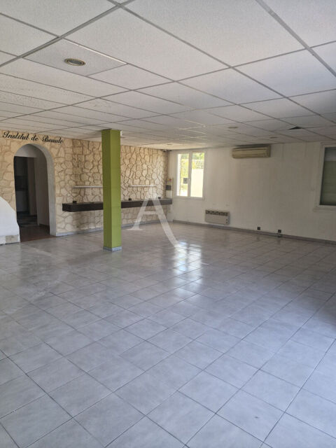   Local commercial Sollies Ville cabinet médical 150 m2 