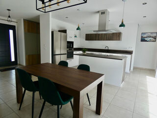  Maison à louer 6 pièces 121 m²