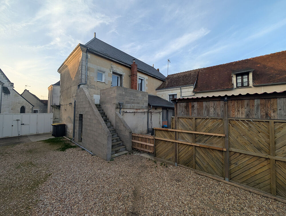 Maison spacieuse de 311 m² à vendre à Saint-Senoch, idéale investisseur