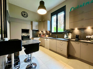  Maison  vendre 11 pices 245 m