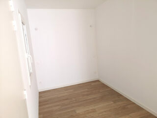  Appartement à louer 1 pièce 27 m²