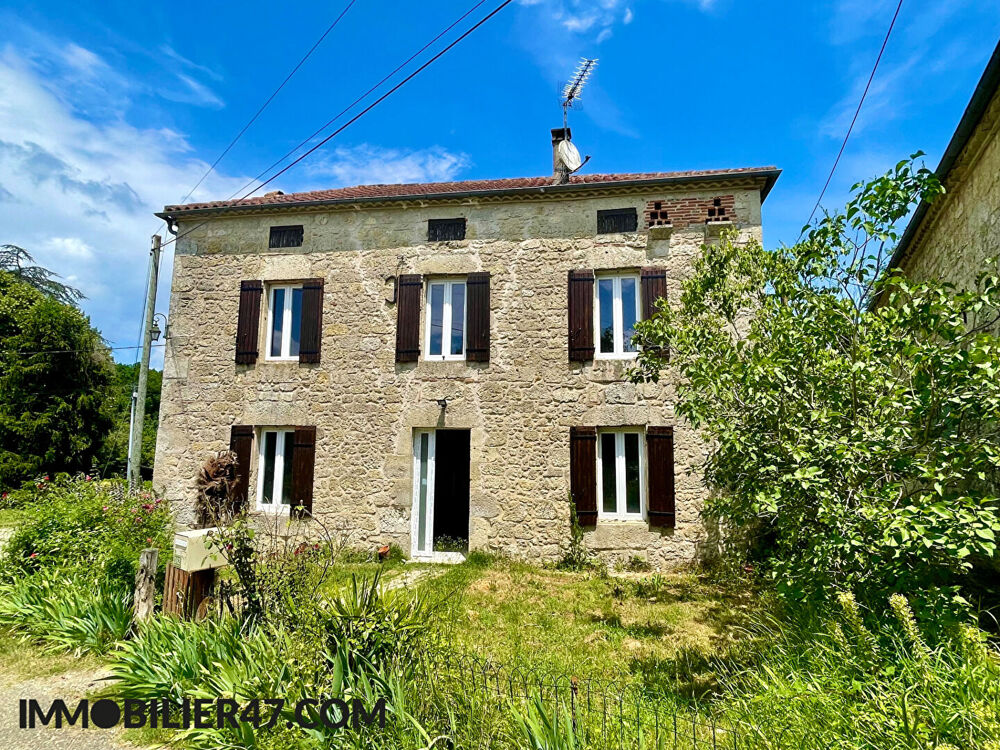 MAISON EN PIERRE DANS HAMEAU