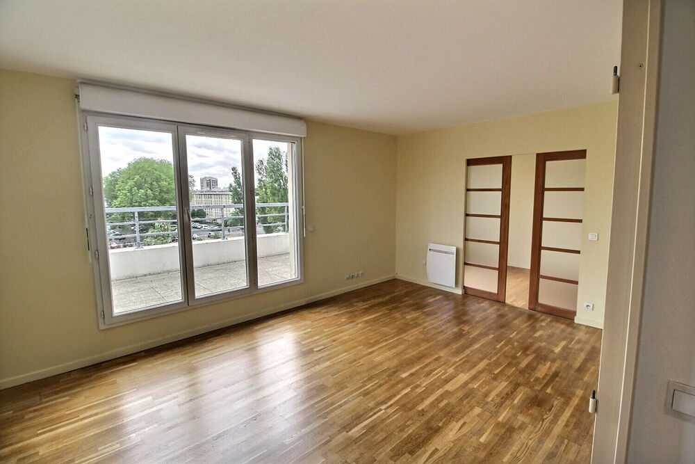 Location Appartement Appartement  4 pièce(s) 74.80 m2 avec doube box et parking extérieur Massy