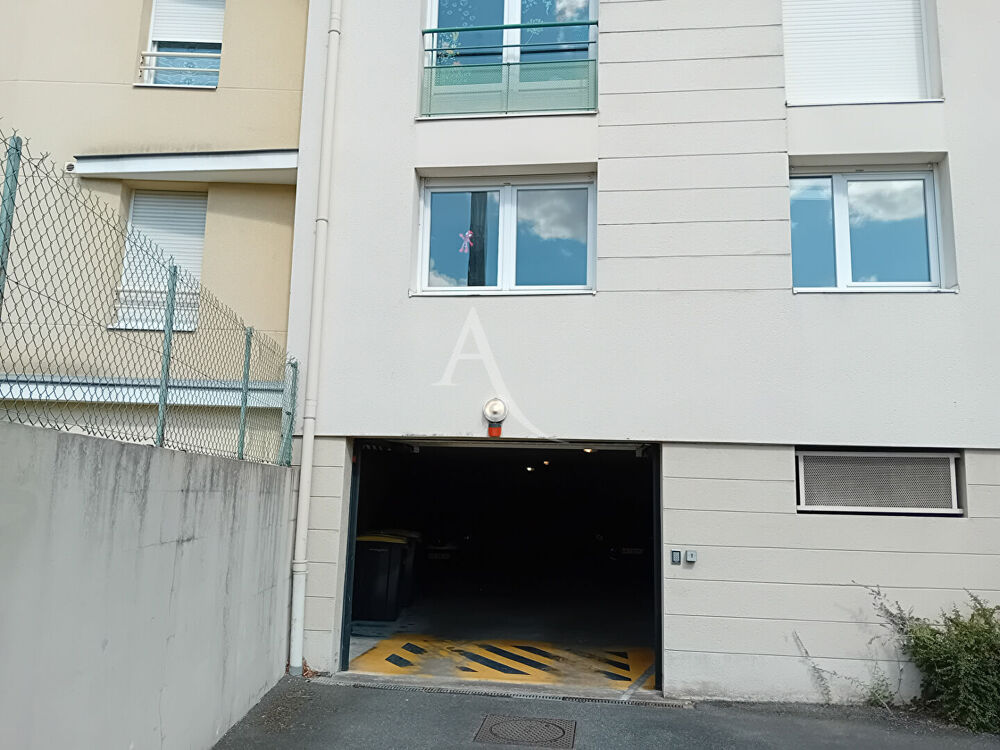 Location Parking/Garage Parking / box Angers Angers