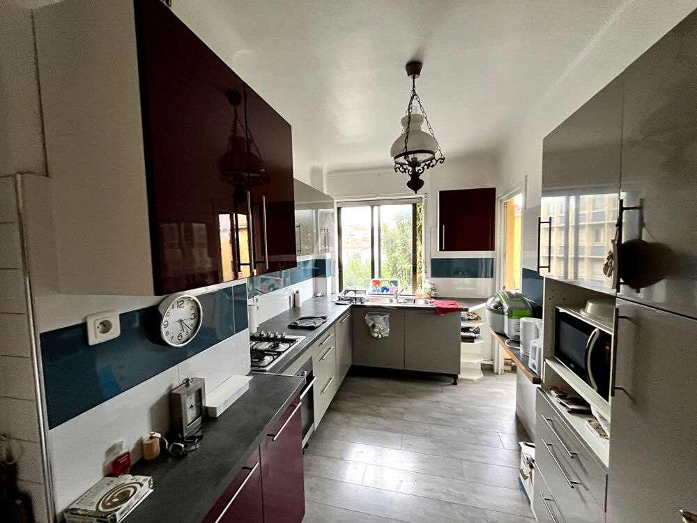 Grand appartement 4 pièces - 98 m² - avec balcons, garage et cave Perpignan