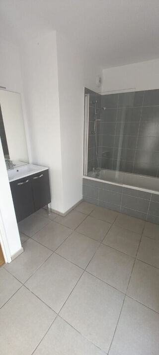  Appartement à louer 3 pièces 62 m²