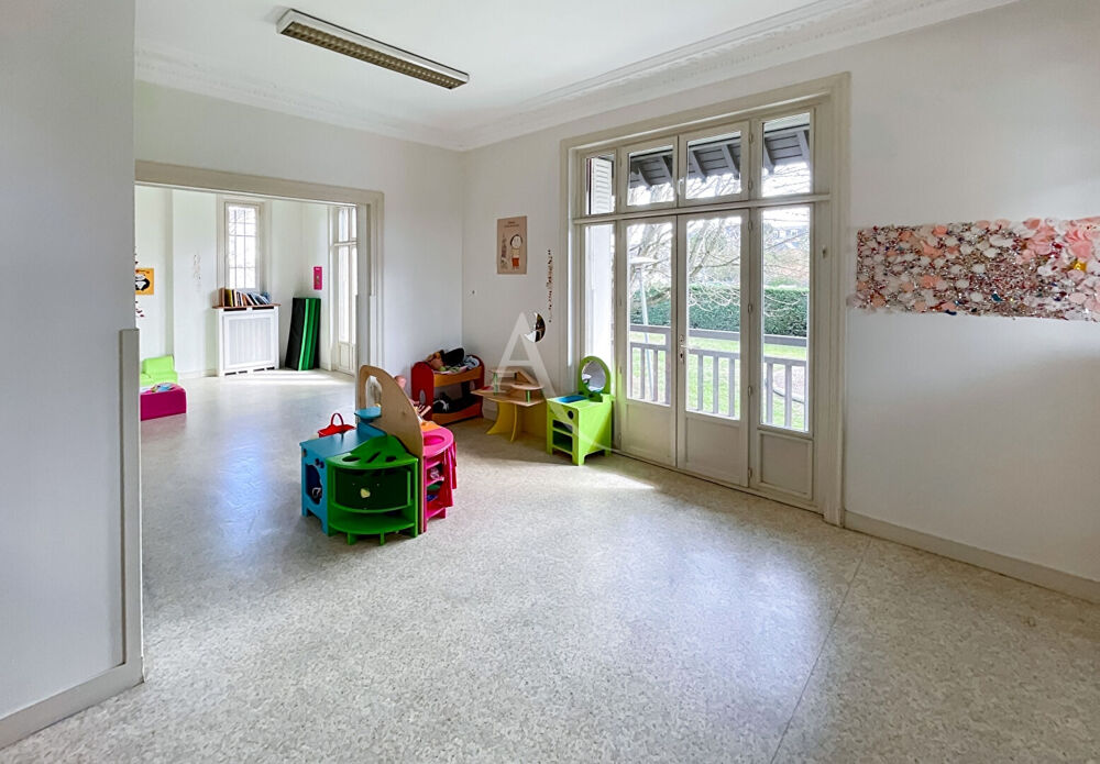 Maison Poissy 9 pièce(s) 215 m2