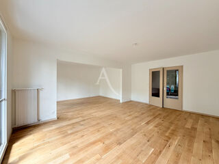  Appartement à louer 4 pièces 89 m²