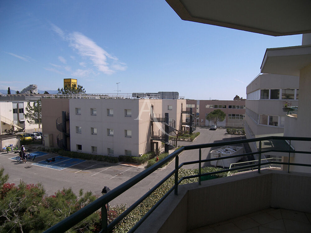Location Appartement VILLENEUVE-LOUBET - Studio meubl + terrasse + piscine + parking - 24.82 m Villeneuve loubet