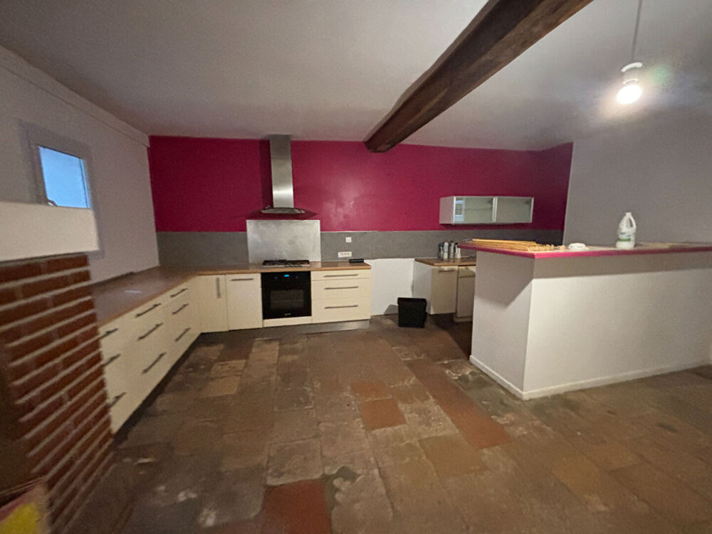 Vente Immeuble maison de 390m² avec  bon rapport locatif Saint barthelemy de bellegar
